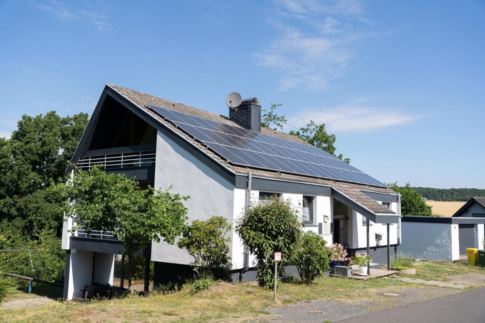 Ferienhaus Schoene Aussicht Ferienwohnung Gelb Hemfurth-Edersee Kültér fotó